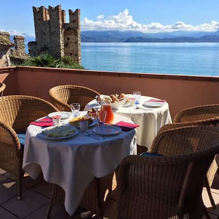 Hotel Degli Oleandri Sirmione Exterior photo