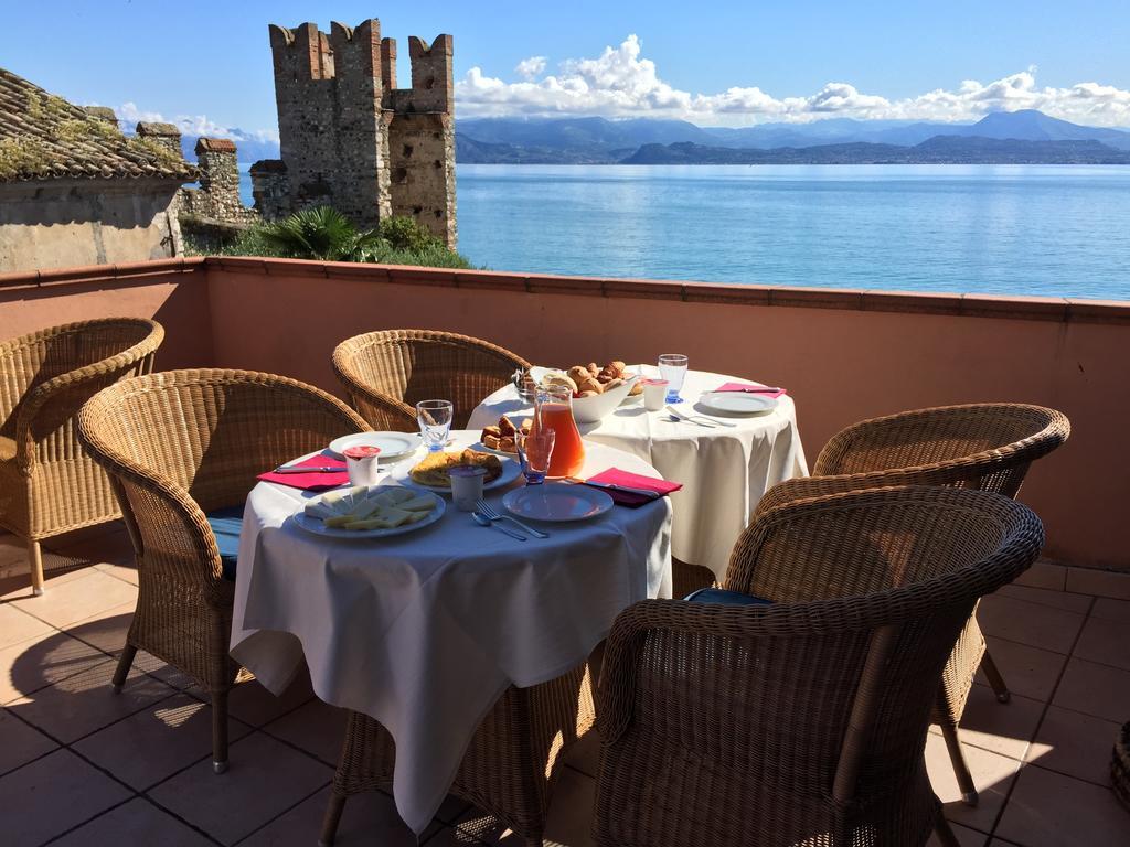 Hotel Degli Oleandri Sirmione Exterior photo