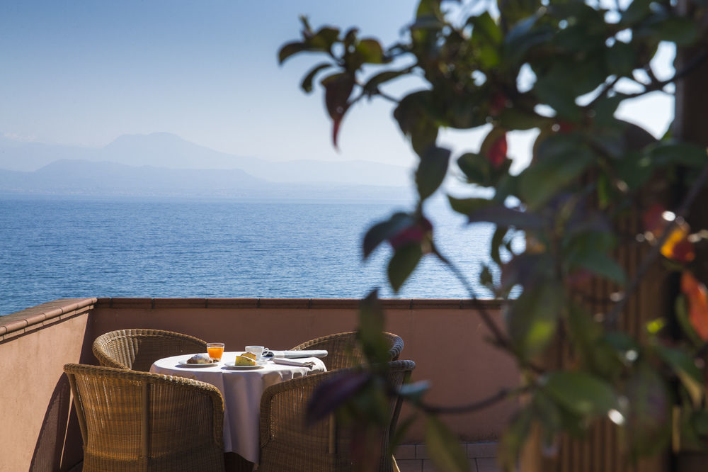 Hotel Degli Oleandri Sirmione Exterior photo